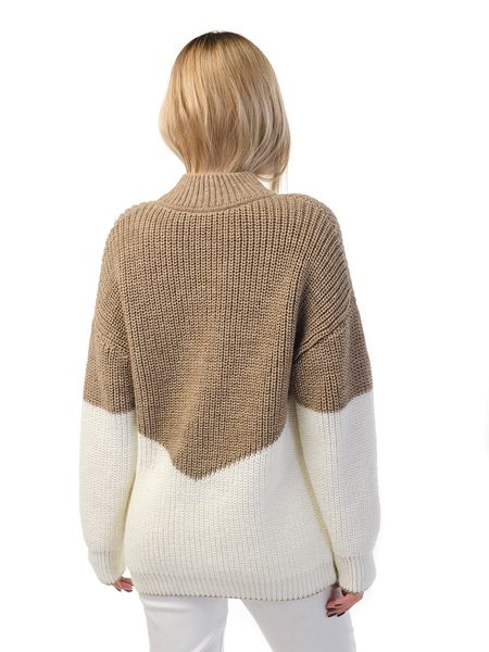 Женский свитер с воротником стойкой. Цвет: Капучино  473 фото