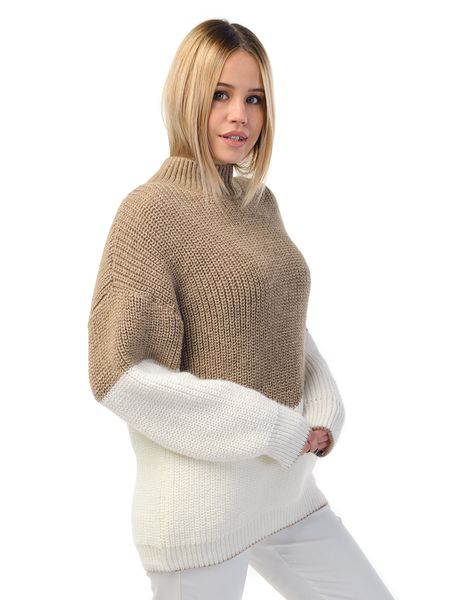 Женский свитер с воротником стойкой. Цвет: Капучино  473 фото