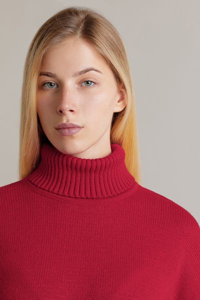 Вільний жіночий светр. Колір: Червоний 435 фото