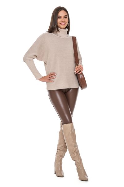 Sweater with wide sleeves. Color: Powder