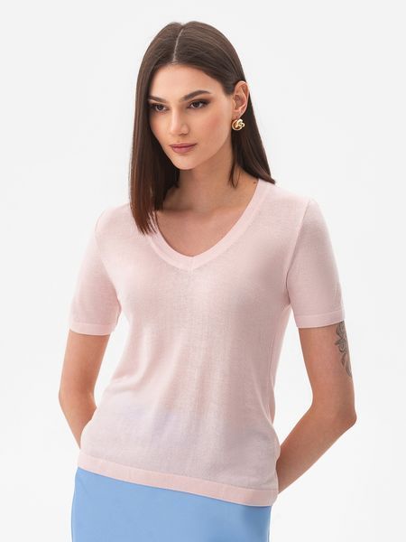 Thin knitted jumper with V-neck collar. Pink