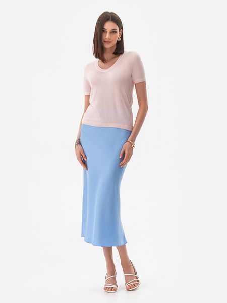 Thin knitted jumper with V-neck collar. Pink