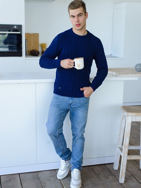 Warm jumper with elbow pads. Color: Dark blue