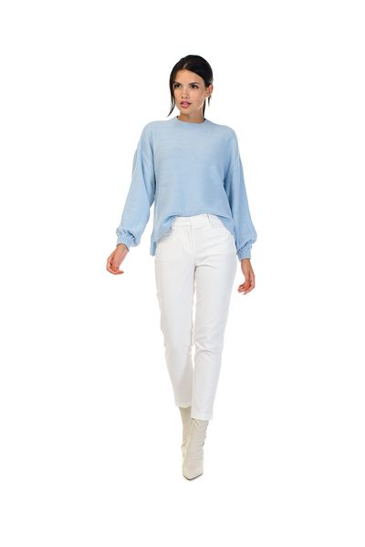 Light and loose women's sweater with elastane. Color: Light blue