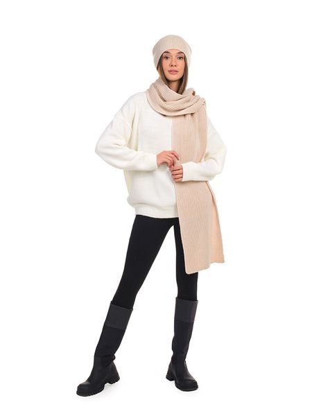 Women's set hat and scarf. Color: Powder