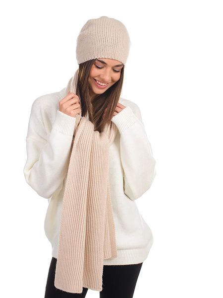 Women's set hat and scarf. Color: Powder