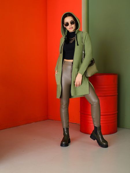 Sports knit cardigan. Color: Green
