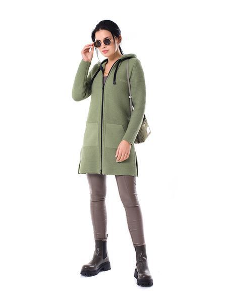 Sports knit cardigan. Color: Green