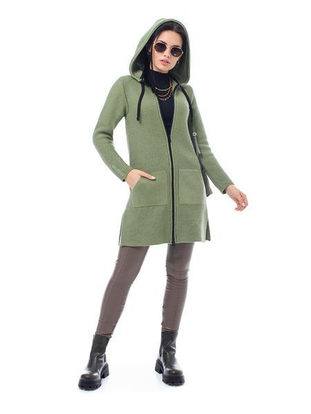 Sports knit cardigan. Color: Green