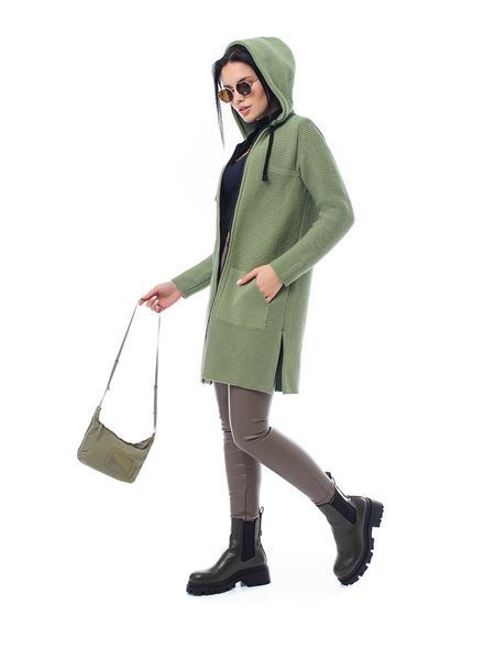 Sports knit cardigan. Color: Green