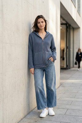 Cotton cardigan with a hood. Jeans 42-46