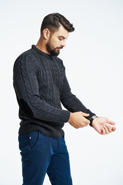 Warm jumper with elbow pads. Color: Dark gray