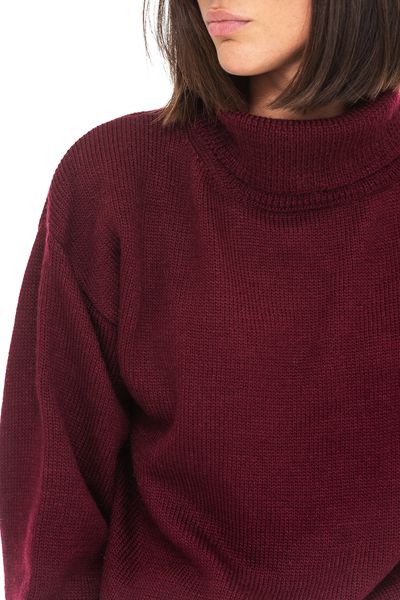 Oversized Mock Neck sweater. Color: Burgundy