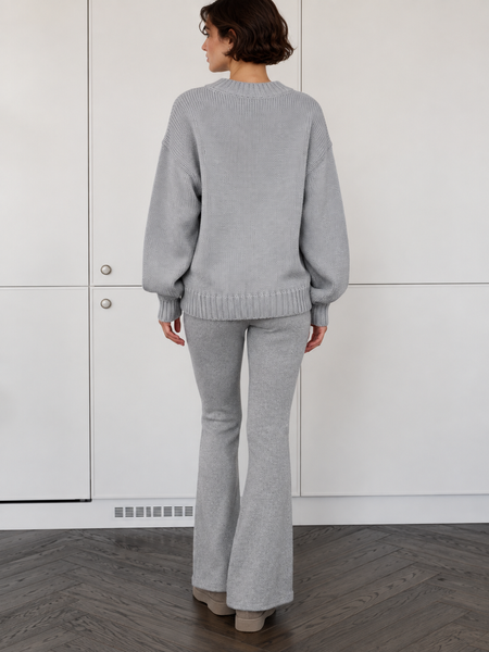 Sweater with volumetric floral details. Gray 42-46