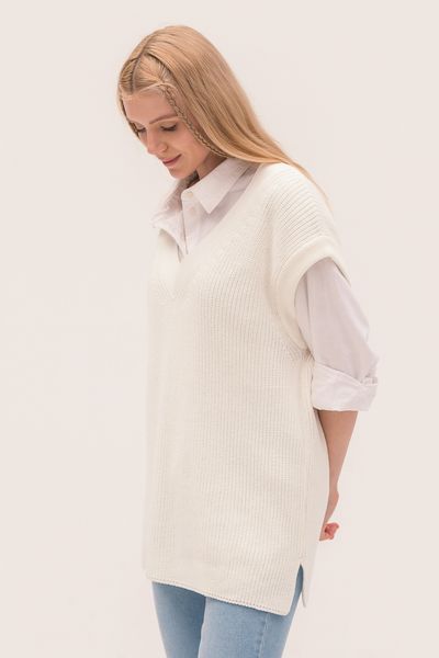 Long women's eco-vest. Color: Milk