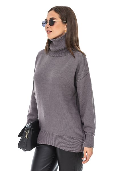 Oversized Mock Neck sweater. Color: Gray.