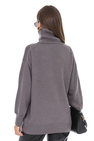 Oversized Mock Neck sweater. Color: Gray.