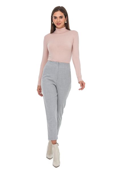 Women's cashmere and viscose turtleneck. Color: Powder