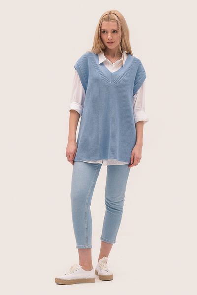 Long women's eco-vest. Color: Light blue