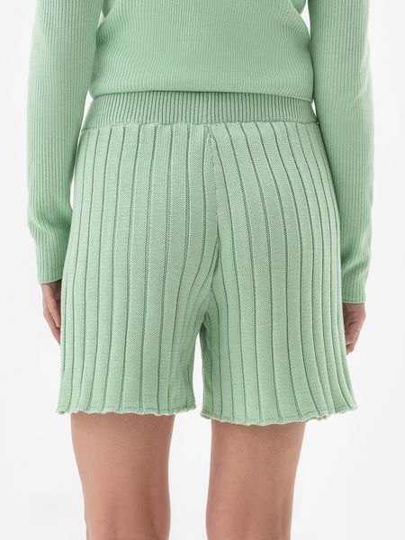 Women's cotton shorts. Pistachio