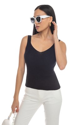 Lightweight cotton top. Color: Black