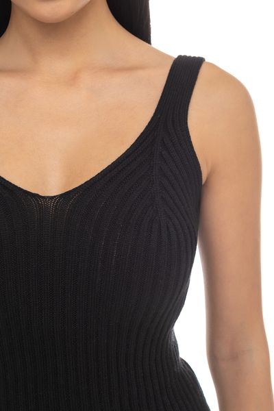 Lightweight cotton top. Color: Black