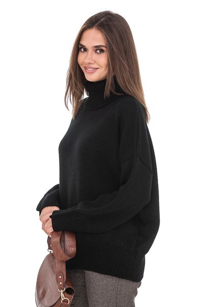 Women's cashmere and viscose turtleneck  Color:  Burgundy