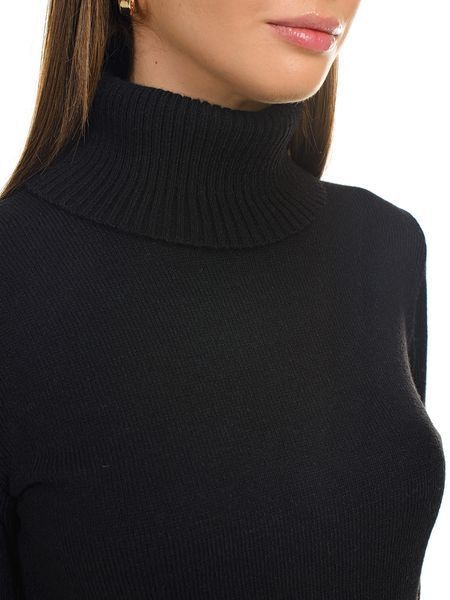 Warm and soft women's turtleneck with elastane. Color: Black