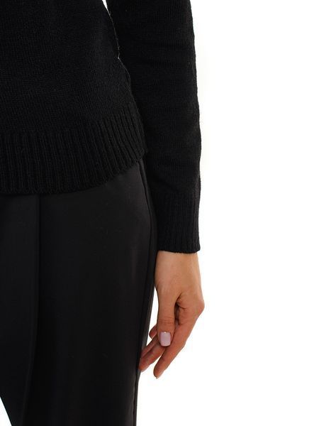 Warm and soft women's turtleneck with elastane. Color: Black