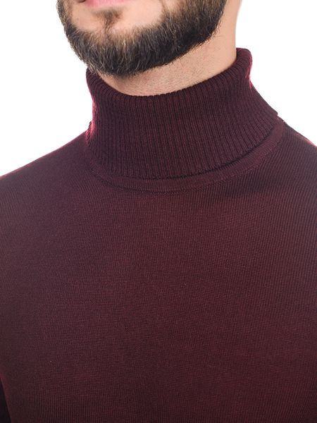 Male golf with a slanting seam on the shoulder. Color: Burgundy